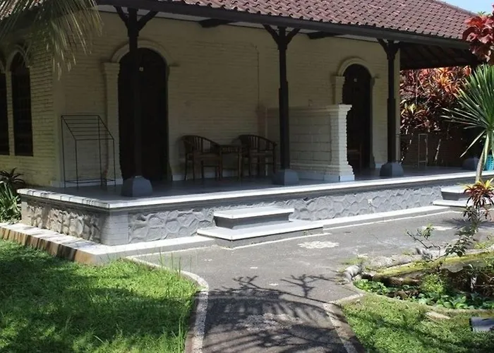 Agung Trisna Konukevi *